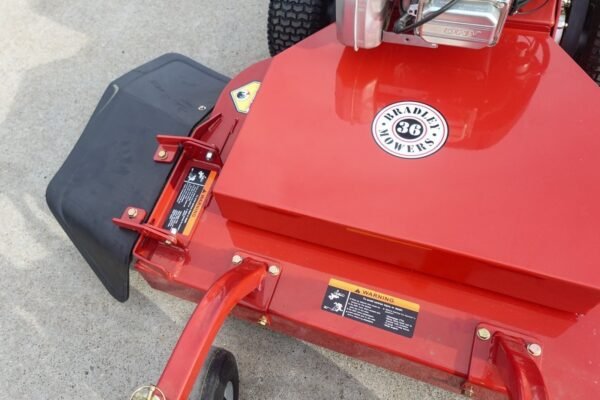 Bradley 36BDE-BS17 36″ Belt Drive E-Clutch Walk Behind Mower 17.5HP Briggs - Image 11